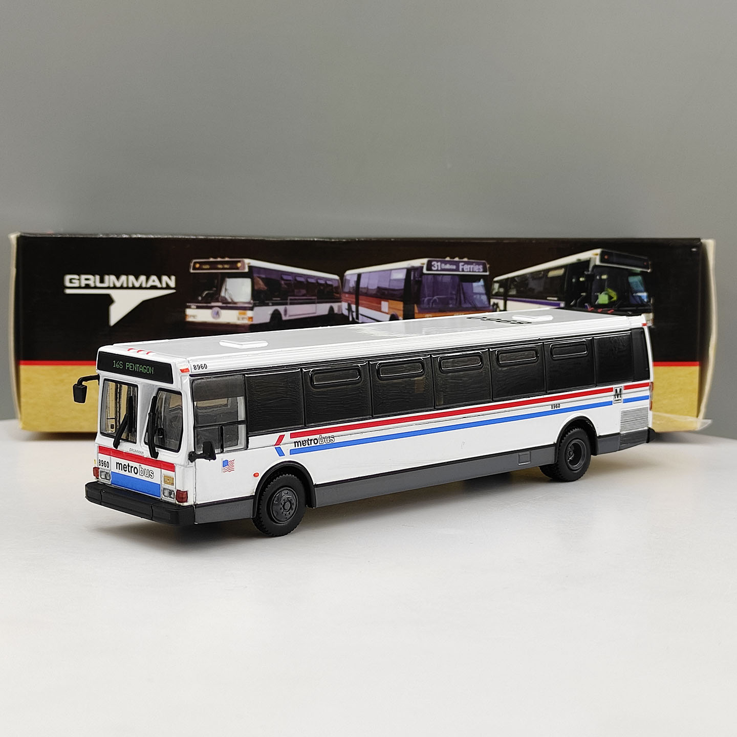 Vintage Collectibles & More Llc Photos - Diecast IR Skala 1:87 Bus Vintage